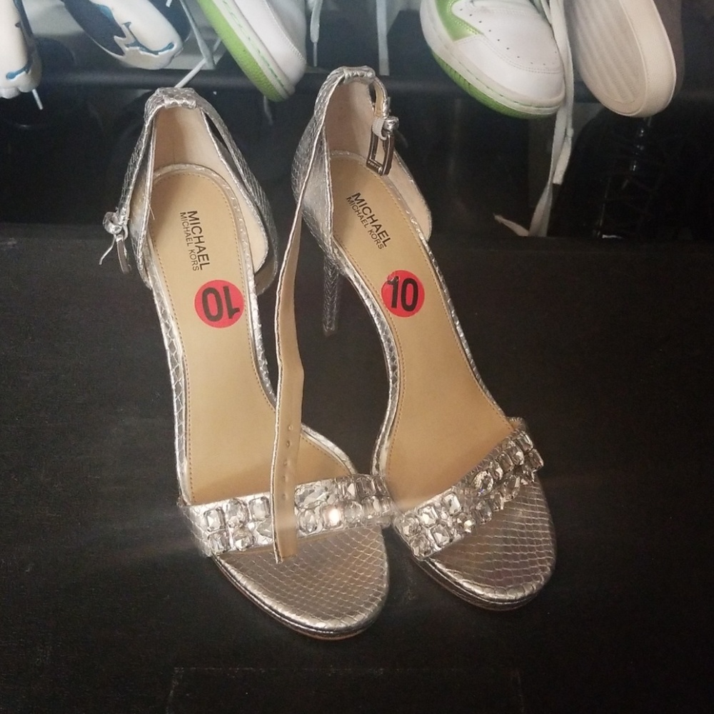 NWOT never worn Michael Kors Heels